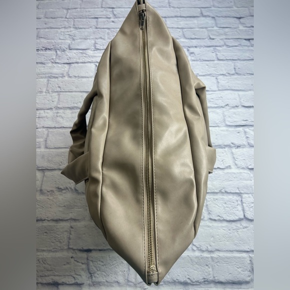 Free People Mushroom Color Shoulder Bag. Has Laptop Space w/Velcro Inside. - Picture 6 of 14